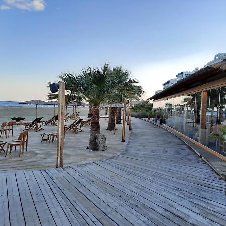 Large Apt 2 Bedrooms Sea View & 2 Balconies Ларнака Екстер'єр фото