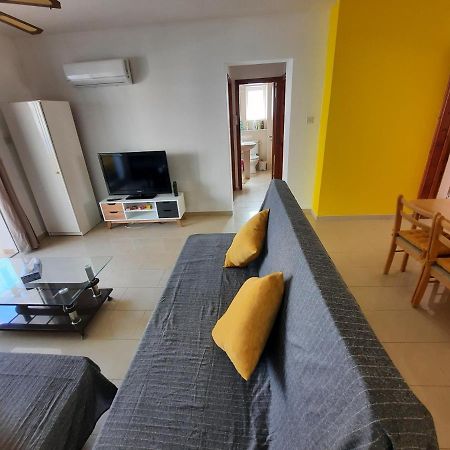 Large Apt 2 Bedrooms Sea View & 2 Balconies Ларнака Екстер'єр фото