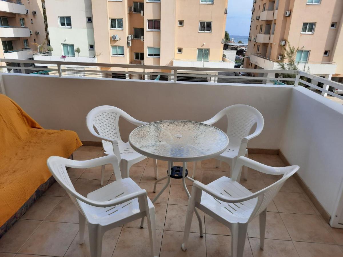 Large Apt 2 Bedrooms Sea View & 2 Balconies Ларнака Екстер'єр фото