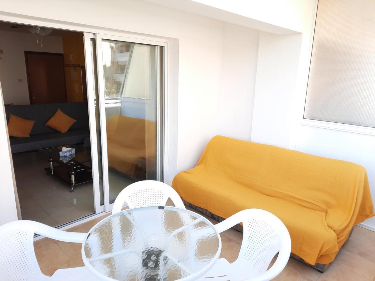 Large Apt 2 Bedrooms Sea View & 2 Balconies Ларнака Екстер'єр фото