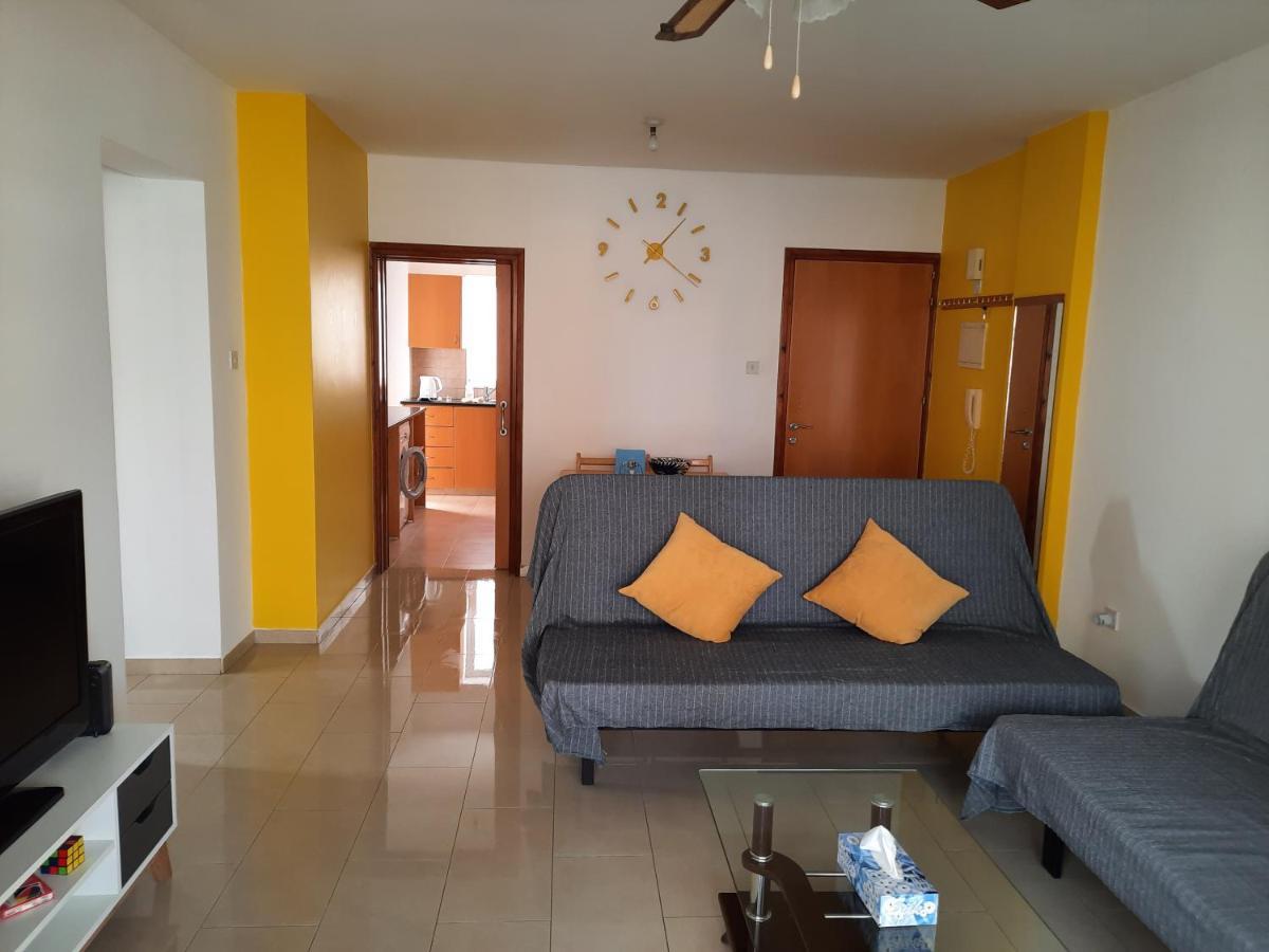 Large Apt 2 Bedrooms Sea View & 2 Balconies Ларнака Екстер'єр фото