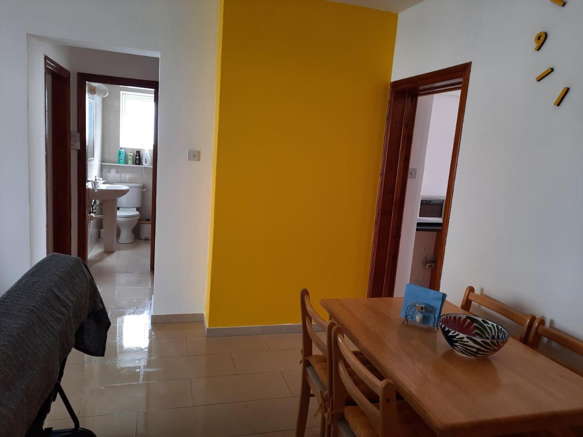 Large Apt 2 Bedrooms Sea View & 2 Balconies Ларнака Екстер'єр фото