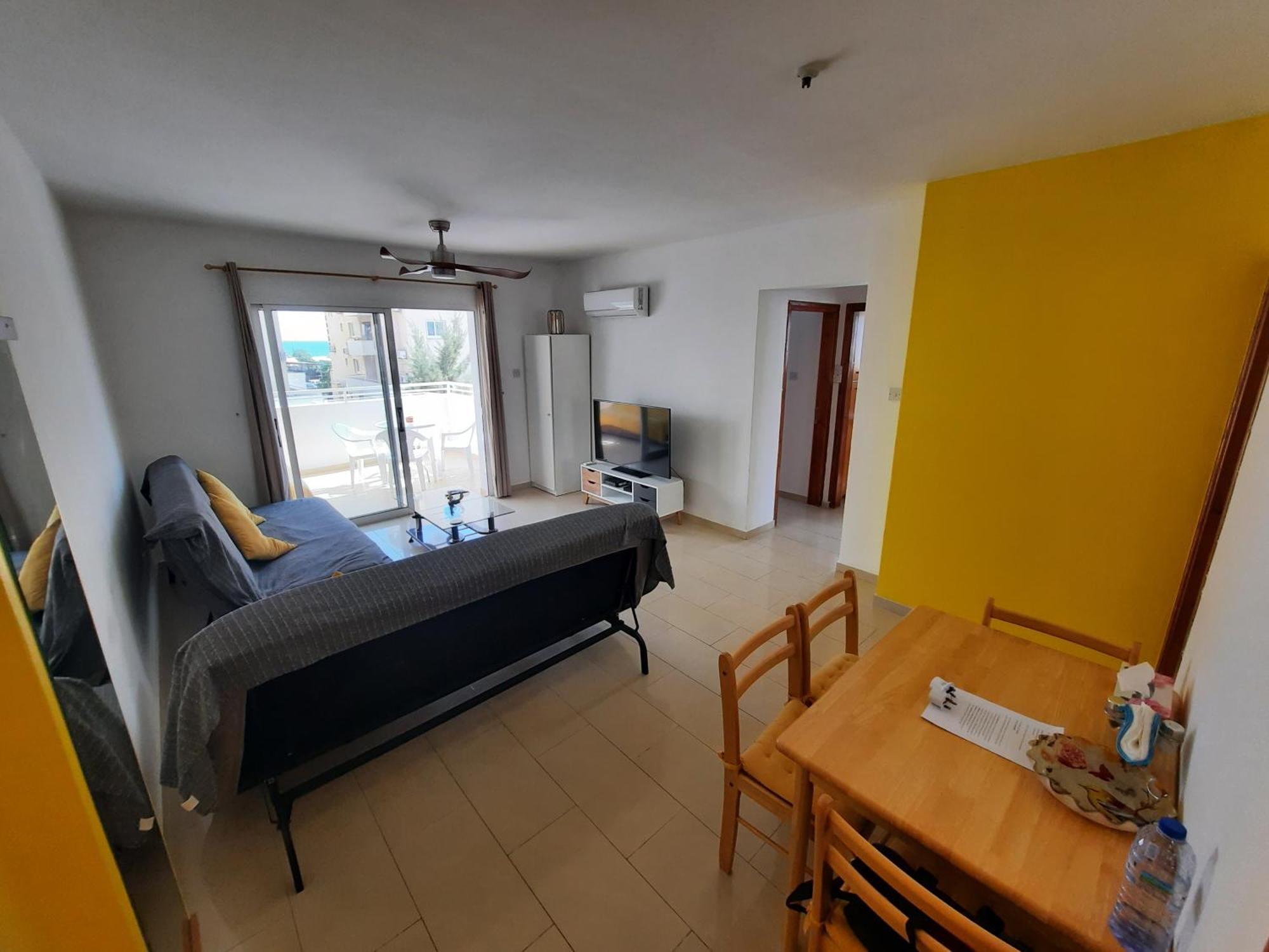 Large Apt 2 Bedrooms Sea View & 2 Balconies Ларнака Екстер'єр фото